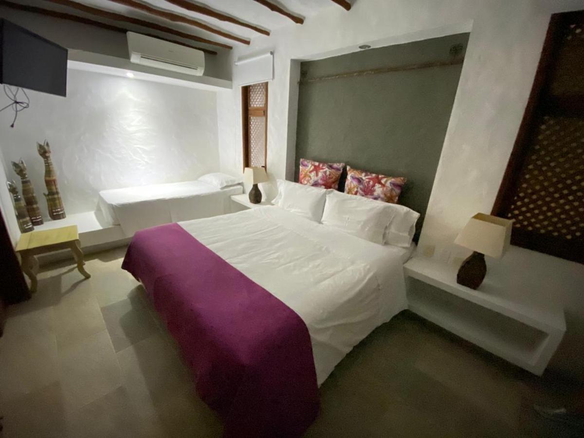 Habitación Triple con vistas a la piscina
